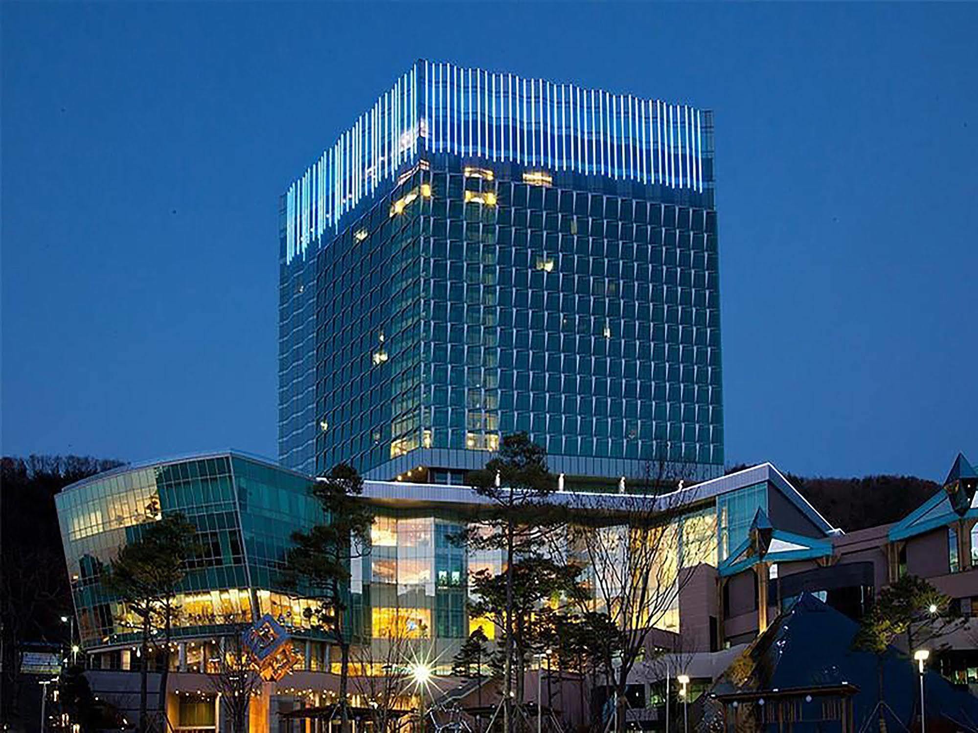 High1 Grand Hotel Convention Tower Jeongseon Exterior photo