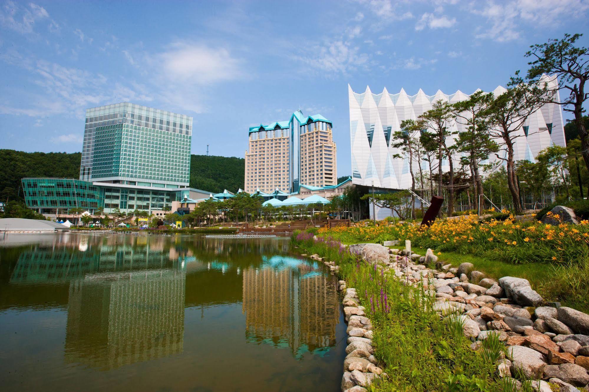 High1 Grand Hotel Convention Tower Jeongseon Exterior photo